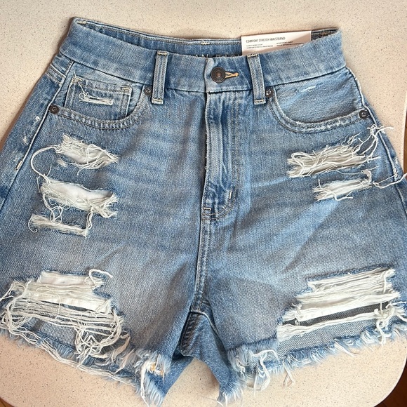 American Eagle Curvy Mom Short 